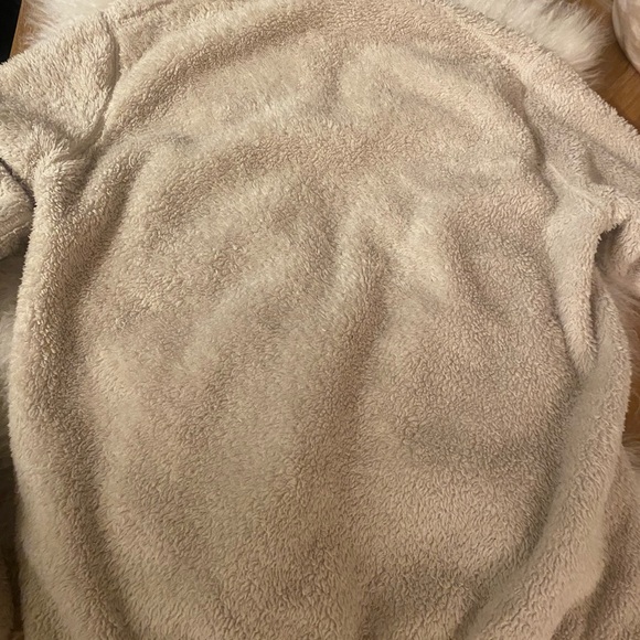 EUC 9/10 Uniqlo men’s Sherpa zip up jacket in Size S!!! - Picture 2 of 8